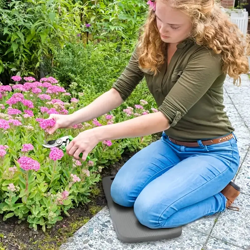 Comfortable Garden Knee Pad - Non-Slip Mat for Ground Work and Gardening