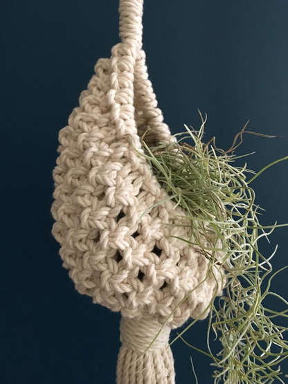 Boho Chic Handmade Macramé Plant Hanger - Decorative Suspension for Indoor Plants