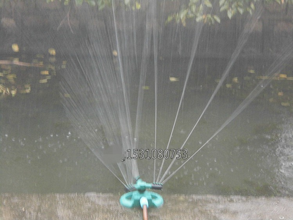 360° Rotating Garden Sprinkler – Adjustable Lawn Irrigation System for Efficient Watering