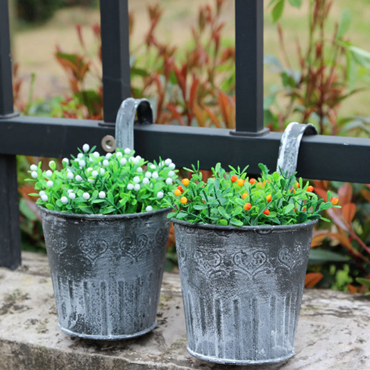 Vintage Hanging Metal Planter – Decorative Flower Pot for Indoor & Outdoor Use