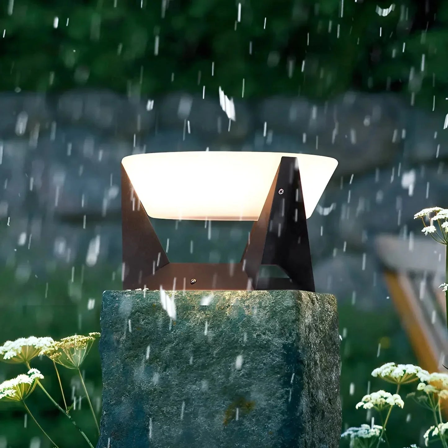 Modern LED Outdoor Pedestal Light – Stylish Solar Garden Lamp