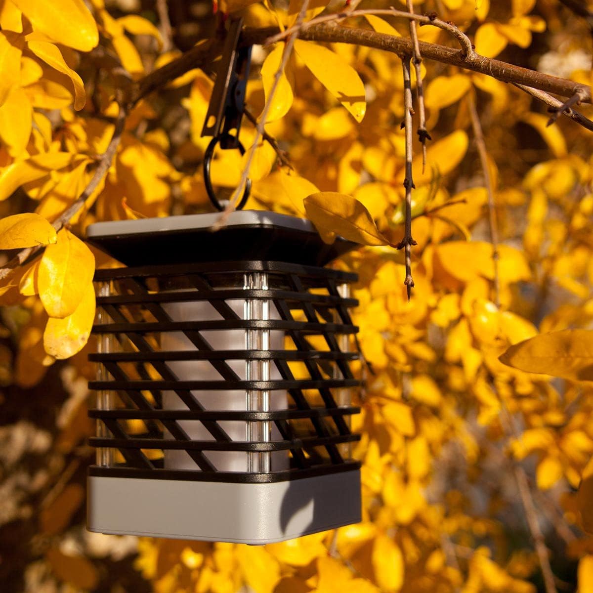 Solar LED Garden Lantern with Grooved Pattern – Stylish Outdoor Lighting for Garden and Patio