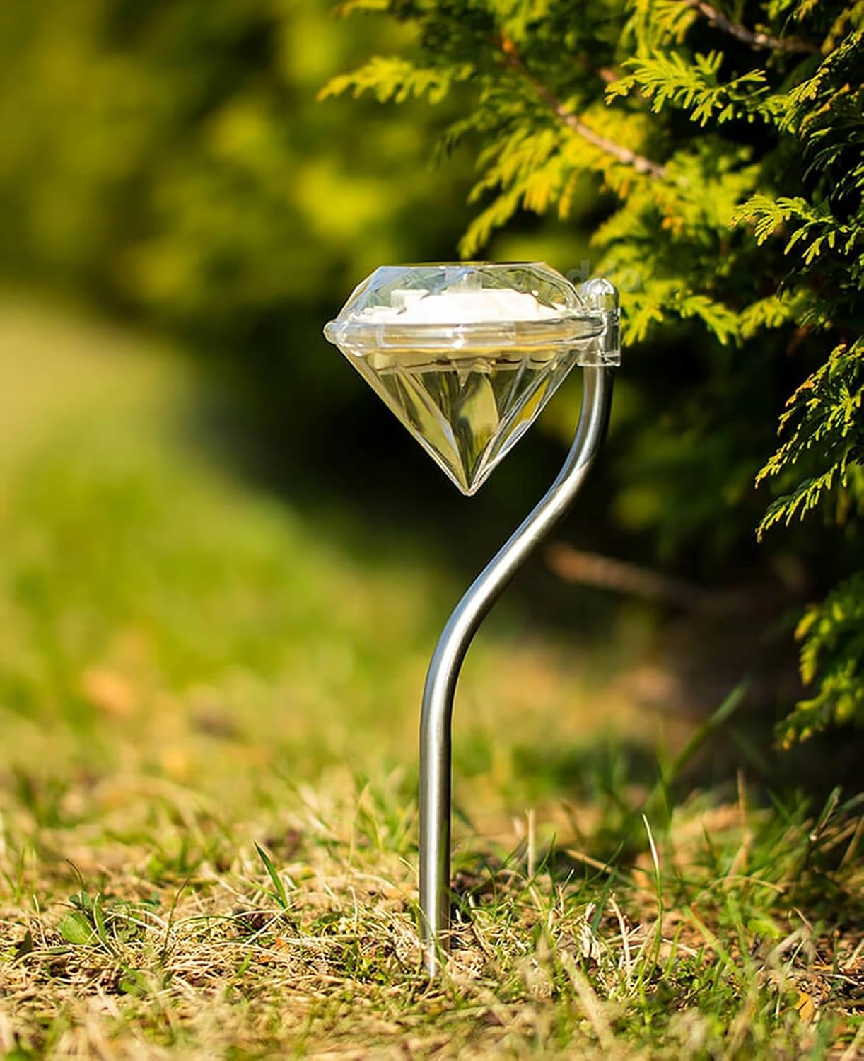 Diamond-Shaped Solar LED Garden Light – Outdoor Decorative Lamp for Illumination and Landscaping