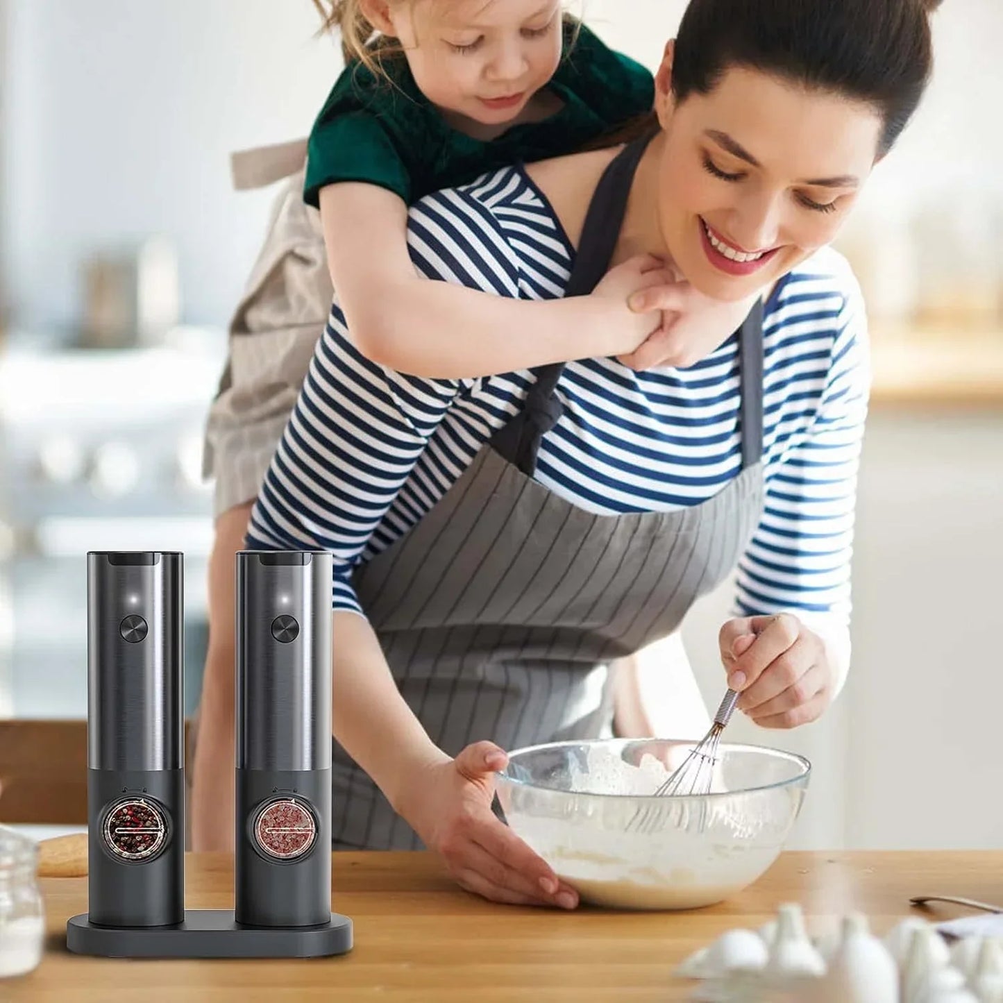Sleek Electric Salt & Pepper Grinder Set – USB Rechargeable & Adjustable Coarseness
