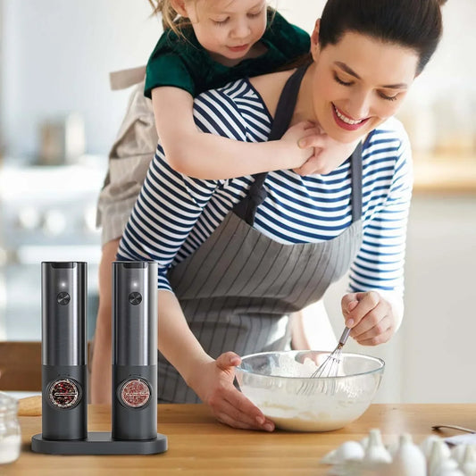 Sleek Electric Salt & Pepper Grinder Set – USB Rechargeable & Adjustable Coarseness