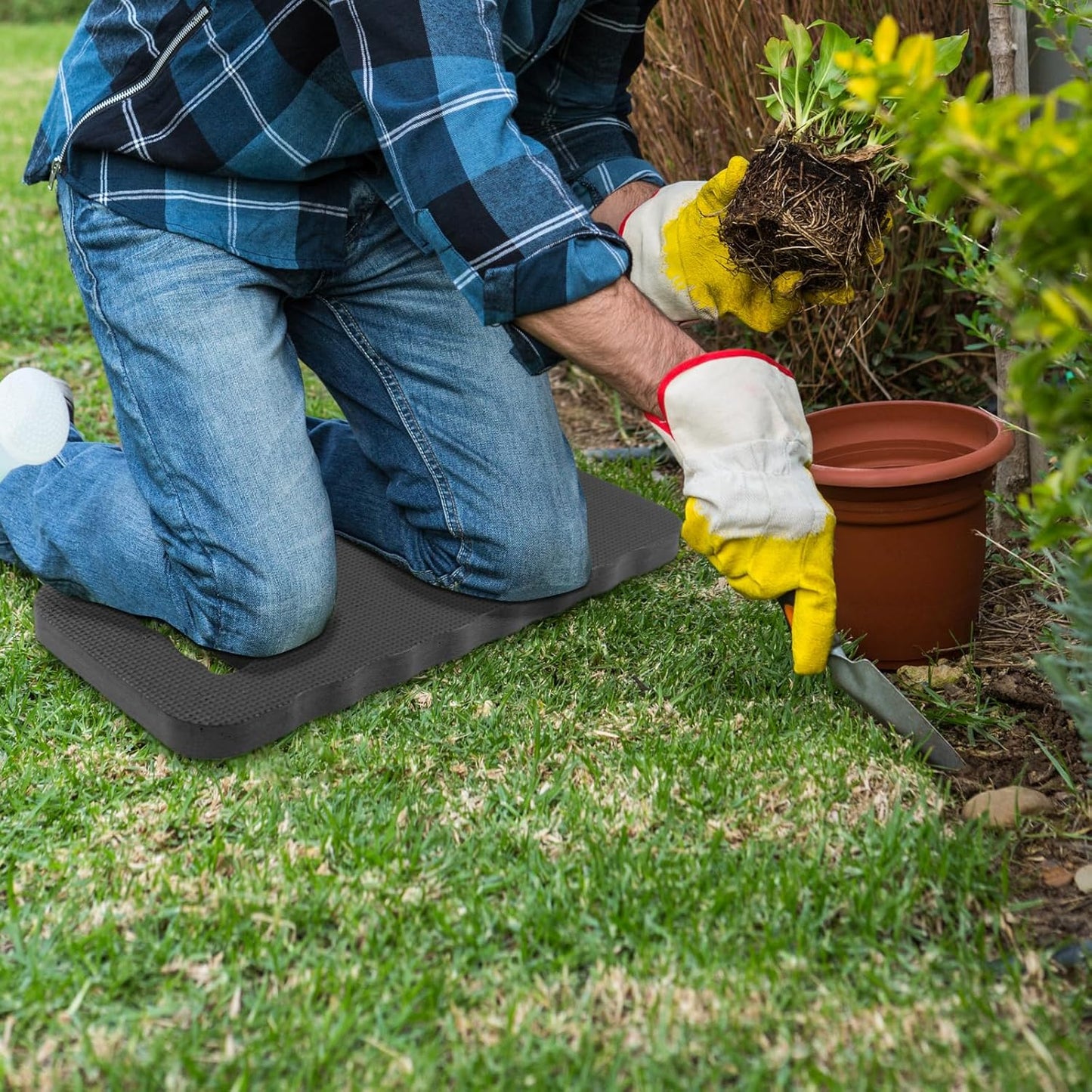Comfortable Garden Knee Pad - Non-Slip Mat for Ground Work and Gardening