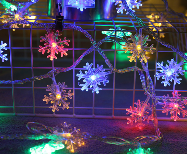 LED Snowflake String Lights for Indoor and Outdoor Decoration – Warm White or Multicolour Lighting