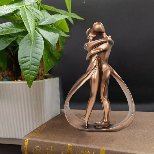 Contemporary Lovers Sculpture – Elegant Representation of Love and Connection