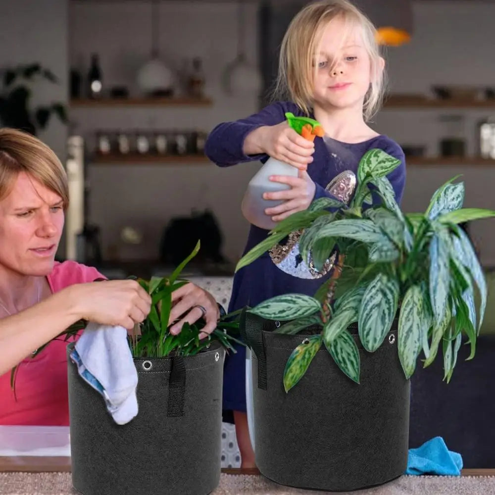 Durable Felt Planter Bag with Handles – Breathable Container for Garden Plants and Flowers