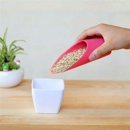 Plastic Garden Trowel – Essential Tool For Planting And Soil Fertilizing