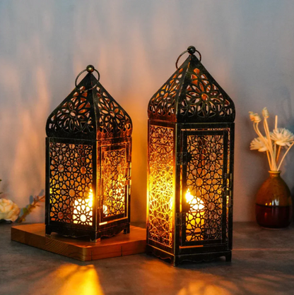 Antique Bronze Lantern | Timeless Elegance & Warm Ambiance