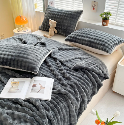 Plush Bubble-Texture Fleece Blanket