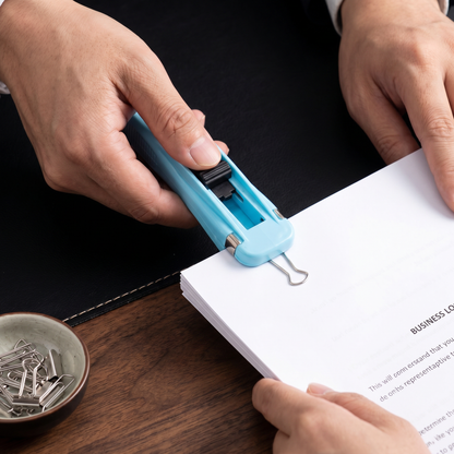 Multifunctional Paper Clip – Practical Helper for Documents and Papers